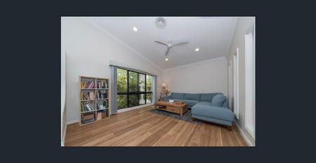 SUBSTANTIAL CONTEMPORARY RESIDENCE - POSITIONED ADJACENT TO BEAUTIFUL PARKLAND - Photo 2