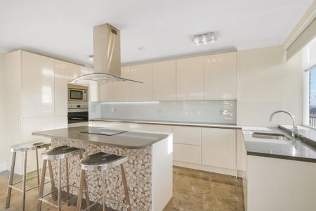 3 bedroom apartment to rent - Photo 5