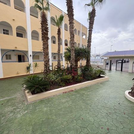 Alquiler de piso en Mil Palmeras - Photo 1