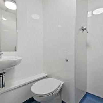 5 bedroom flat to rent - Photo 1