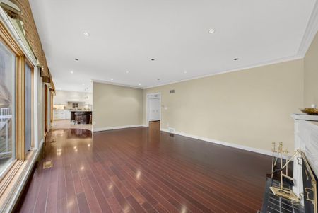 For Lease - 11 Tudor Gate, Toronto, Ontario - Photo 3