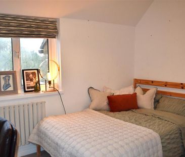 3 bedroom semi-detached house to rent - Photo 6