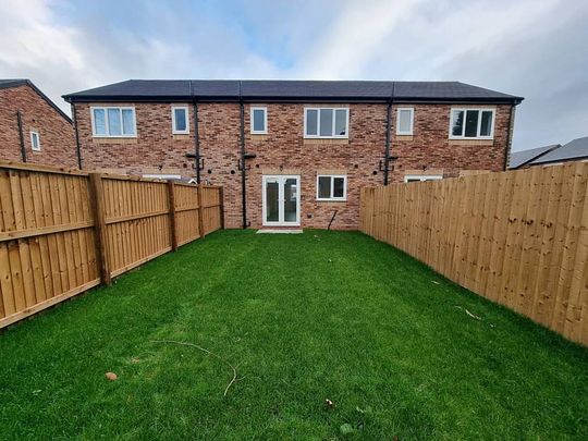 8 Edstone Grange, Sutherland Road, Heywood - Photo 1