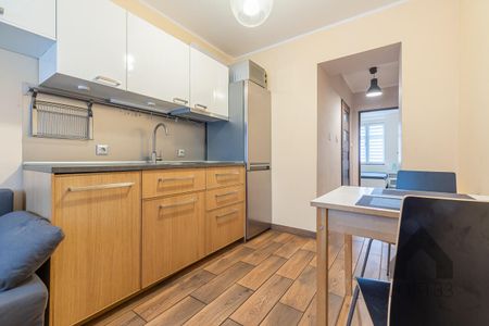 Dwupokojowe i wyposażone mieszkanie w centrum Jaworzna do wynajęcia | Spacer 3D - Zdjęcie 5