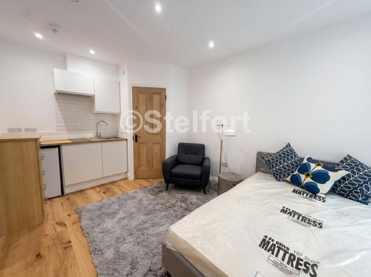 Studio to rent - Photo 1