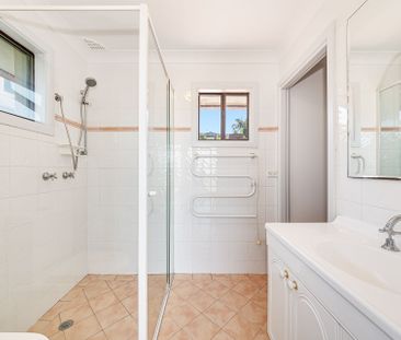 Family home with idyllic views in Beauty Point - Photo 3