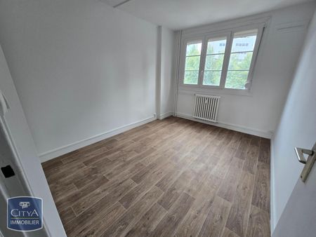 Location Appartement 4 pièces 83m² LILLE 59000 - Photo 2