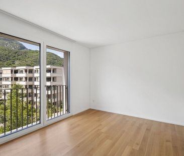 Moderno e luminoso 2.5 locali immerso nel verde - Foto 1