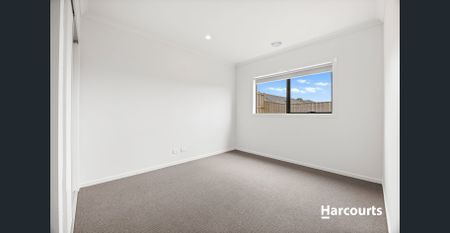 Modern Living in This Spacious Five-Bedroom Home - Photo 5