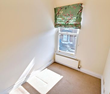 4 bedroom terraced house to rent - Photo 3