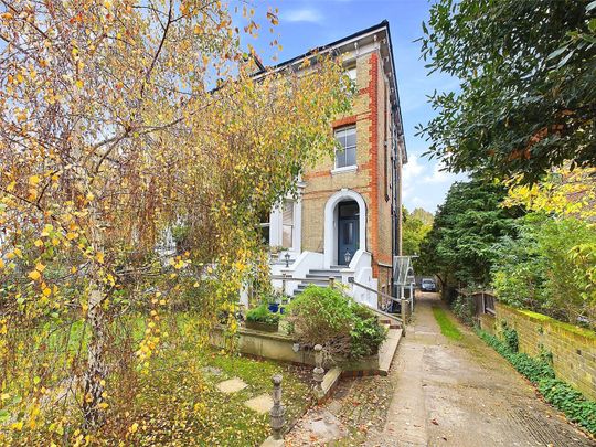 The Barons, St Margarets - 1 bedroomProperty for lettings - Chasebuchanan - Photo 1