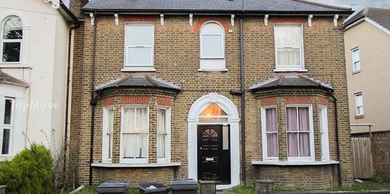 1 bedroom in a house share to rent - Photo 3