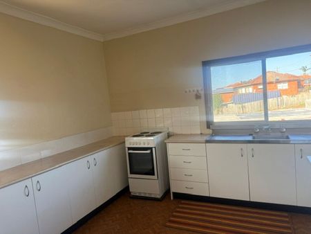 3-Bedroom Family Home for Rent – Mount Pritchard - Photo 3