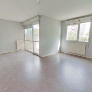 Location Appartement à ST MARTIN D HERES - Photo 1