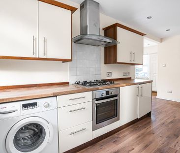 3 bedroom semi-detached house to rent - Photo 5