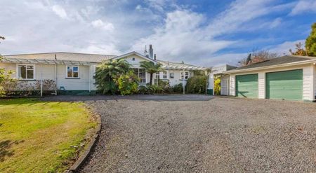 4 Bedroom Lifestyle in Waipawa - Photo 2