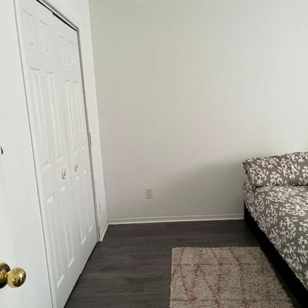 Grand 5 ½ à louer, situé dans un quartier résidentiel calme au 4540 Dubois à Drummondville. - Photo 3