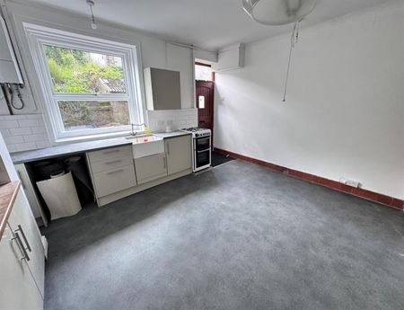 2 Bedroom Terraced Available Arranging tenancy - Photo 5