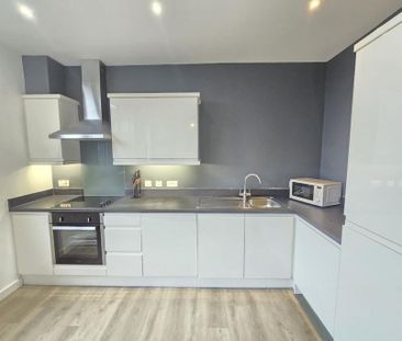 2 bedroom flat to rent - Photo 4