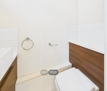 1 bedroom property to rent - Photo 2