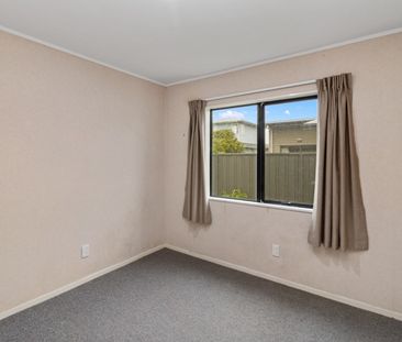 Double glazed & Comfortable - Photo 2