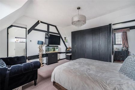 4 bedroom semi-detached house to rent - Photo 5