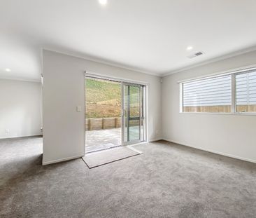 Welcome home to 147 Amesbury Drive, Churton Park. - Photo 6