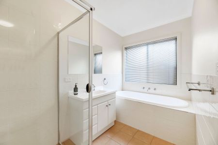 38 Zakharov Avenue, Forde ACT 2914 - House For Rent | Domain - Photo 5