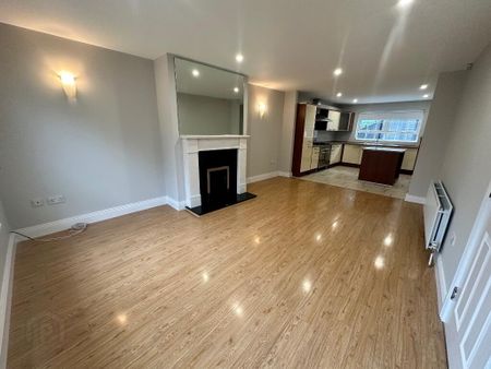 7 Trinity Gate, Lisburn, BT28 3FR - Photo 2