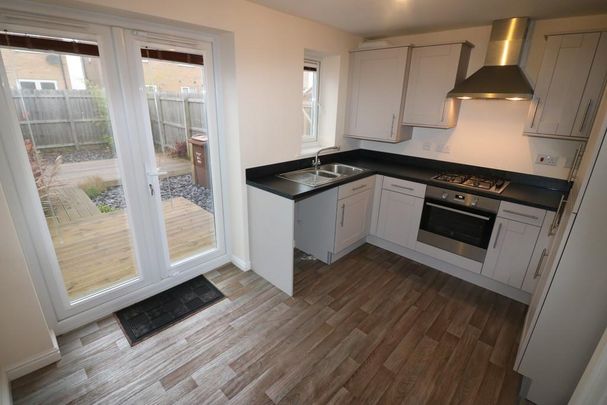 3 bedroom end of terrace house to rent - Photo 1