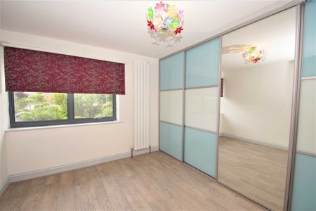 3 bed House for rent - Photo 3