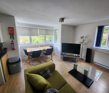 3 bedroom flat to rent - Photo 3