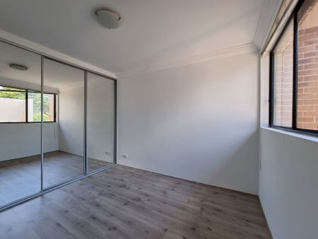 WELL PRESENTED 3-BEDROOM APARTMENT FOR RENT - Photo 5