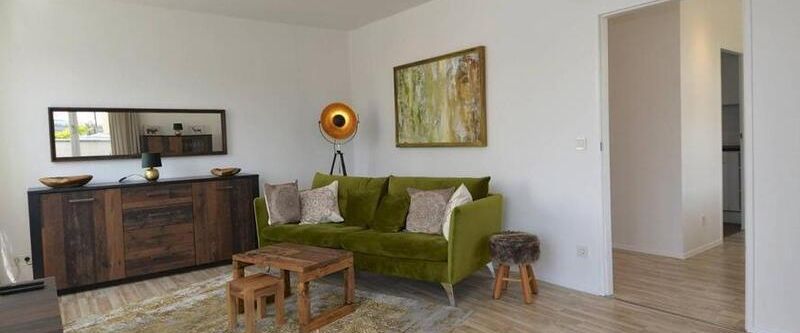 Wunderschön und zentral gelegene 3-Zimmer-Wohnung in Tiergarten! Vollständig möbliert - Photo 1