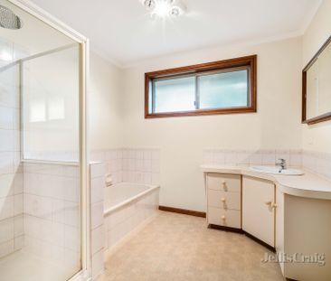 2/204 Larter Street, Golden Point - Photo 4