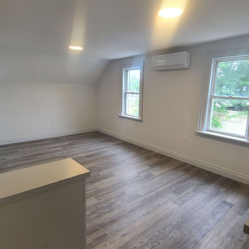 For Lease - 639 Ontario Street Unit# 2nd Floor, Stratford, Ontario - Photo 1