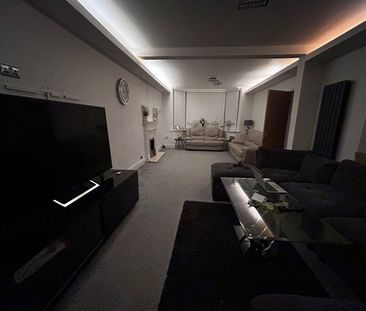 Room in a Shared House, Windsor Road, M25 - Photo 1