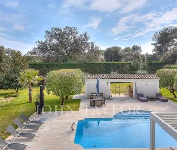 Maison à louer Valbonne, Cote d'Azur, France10 500 EUR / Mois - Photo 2