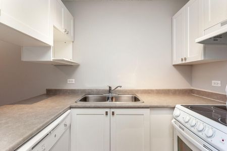 Classic Suite - 1 Bedroom - Photo 3
