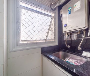 Apartamento com 2 quartos e 75m² para alugar em Passo da Areia, Por... - Photo 2