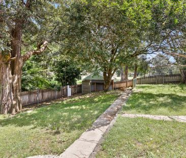 Spacious & Light-Filled Family Home in Leafy Keiraville Location - Photo 4