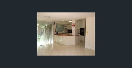 Executive Living in the Heart of Wheelers Hill – Grand Family Residence - Photo 4