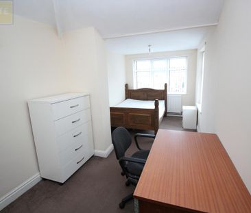 4 bedroom detached house to rent - Photo 6