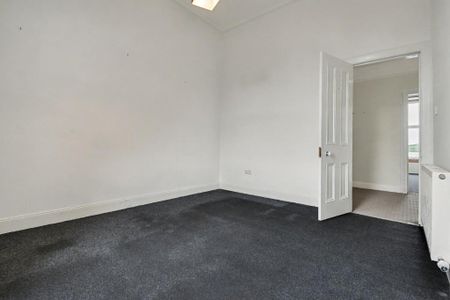 3 bedroom flat to rent - Photo 5