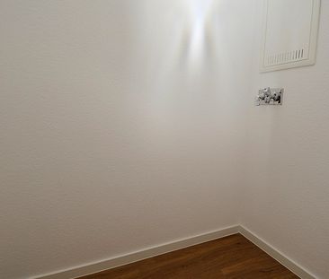 KOMFORTABEL WOHNEN - MIT AUFZUG, BALKON, FUSSBODENHEIZUNG UND EINBA... - Photo 1