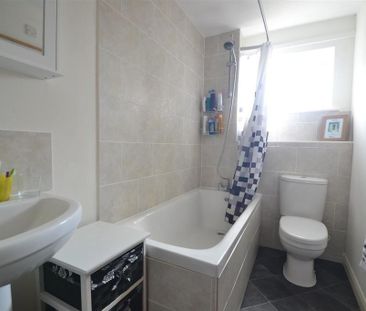 2 bedroom end of terrace house to rent - Photo 6