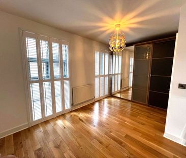 Truly Stunning 4 Bedroom Townhouse in the heart of Manchester City ... - Photo 2