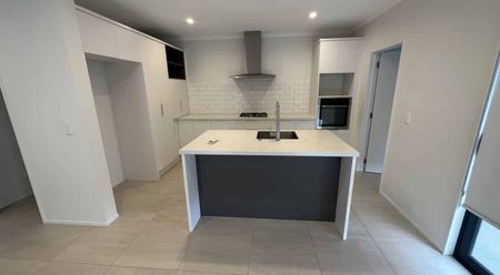 Lovely modern family home - healthy home compliant - Photo 5