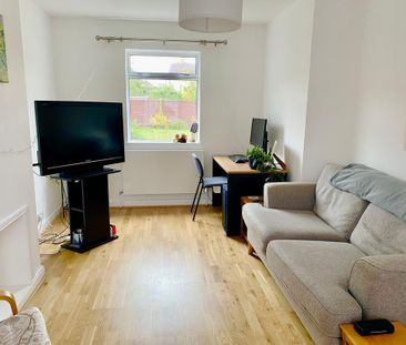 3 bedroom terraced house to rent - Photo 2