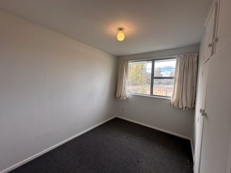 Tidy 2 Bedroom Rear Unit - Photo 5